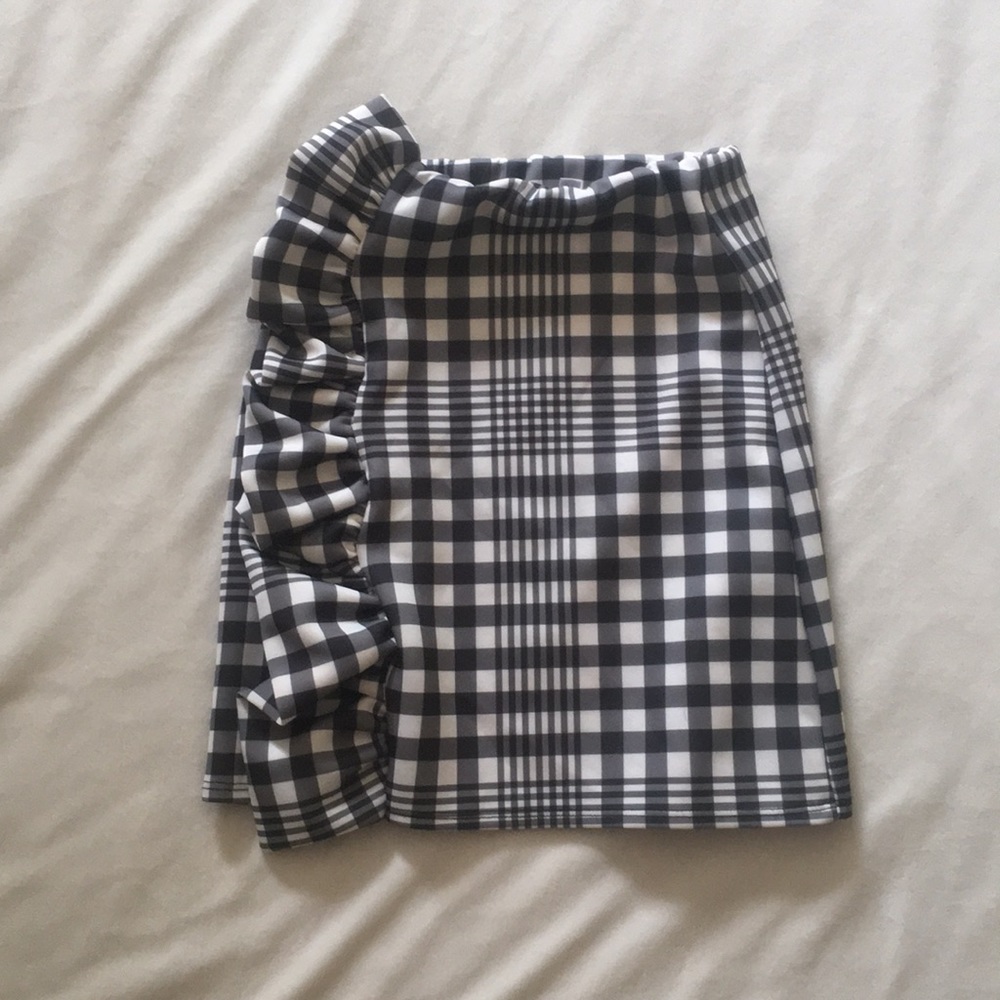 Gingham ruffle mini skirt size 0